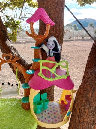 casa grande de enchantimal con complementos 15 €.