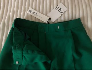 Pantalón Trousers pinzas - Talla XS - Zara - etiq