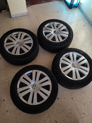 4 ruedas de Volkswagen R16