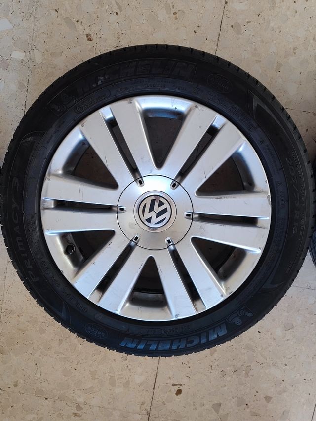 4 llantas con neumáticos michlen Volkswagen