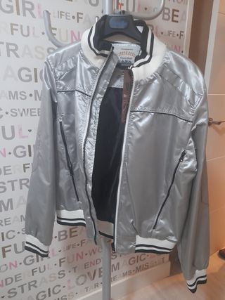 bomber hombre plateada talla m
