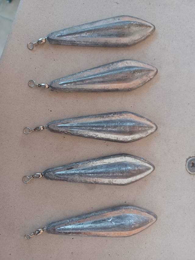 Pesca. Lote 5 plomos 140grs o lote de 110grs.