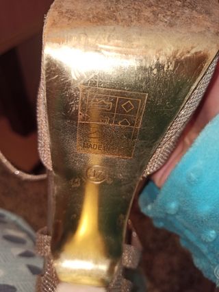 zapato dorado 37 