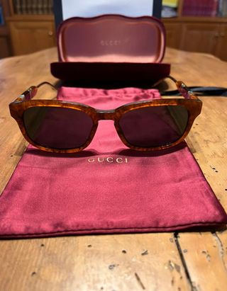 Occhiali da sole Gucci nuovi mai usati