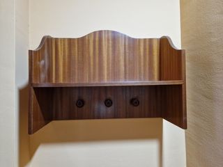 estantería de madera
