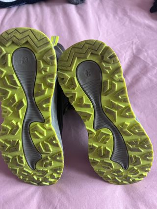 Botas de montaña.