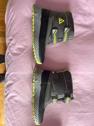 Botas de montaña.