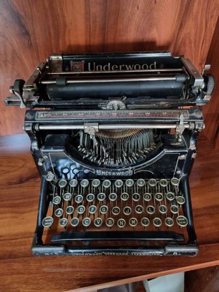 Máquina de escribir antigua.