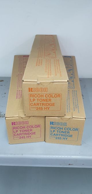Toners originales Ricoh 245HY.
