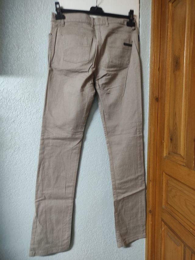Pantalón marrón talla 40 zara