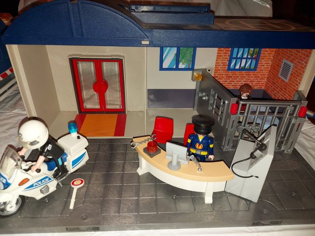maletin comisaria playmobil