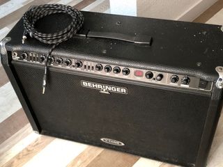 Guitarra electricidad y amplificador