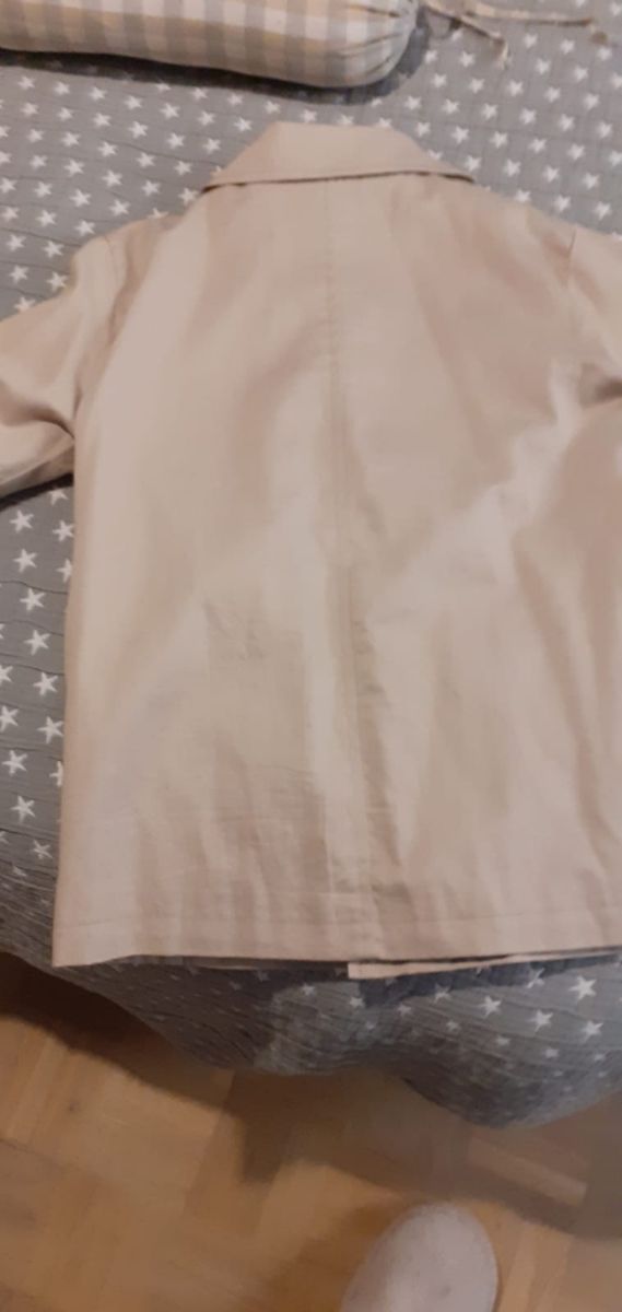 gabardina de niño talla 7/8 gocco