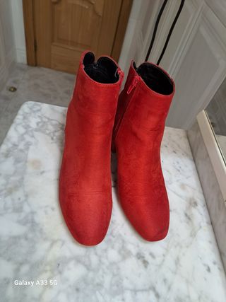 Botín rojo tacón grueso