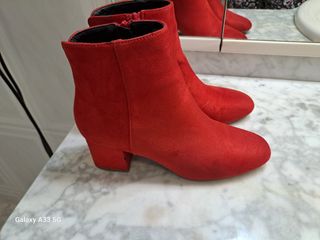 Botín rojo tacón grueso