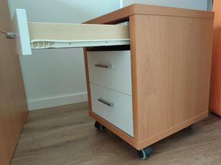 Mesilla con ruedas madera-blanco