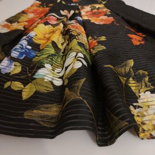Vestido negro de estampado floral Roberto Verino