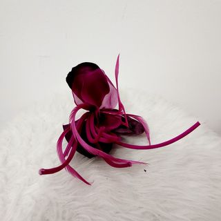 Tocado adorno broche con flor y plumas 14 cm aprox