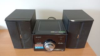 Mini cadena Sharp XL-UH25