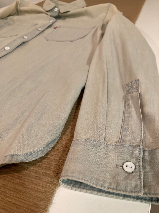 Camisa Levis vaquera desgastada