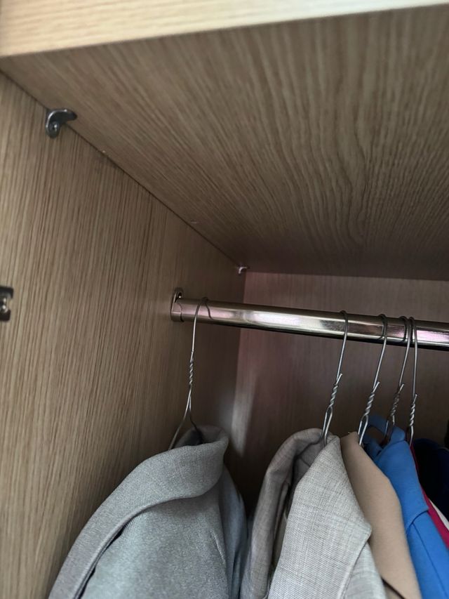 Armadio laccato a 5 ante molto bello