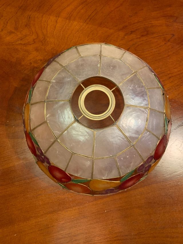 Lampada originale in madreperla