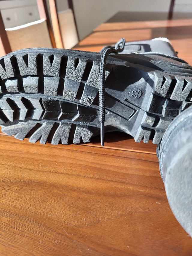 Botas nieve y apresqui