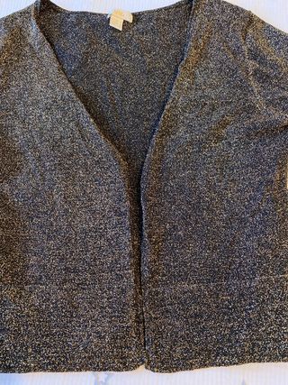 Chaqueta cortita de tono dorado
