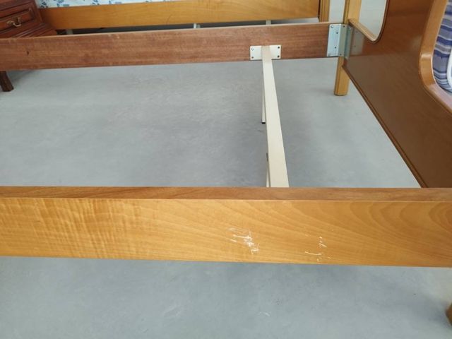 CAMA DE CUERPO Y MEDIO