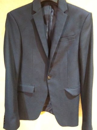 Americana chico. Talla 44. Azul marino. Zara 