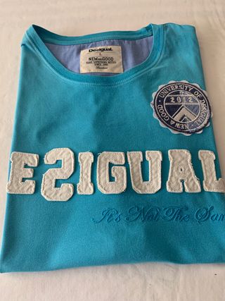 Camiseta Desigual.