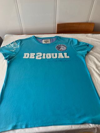 Camiseta Desigual.