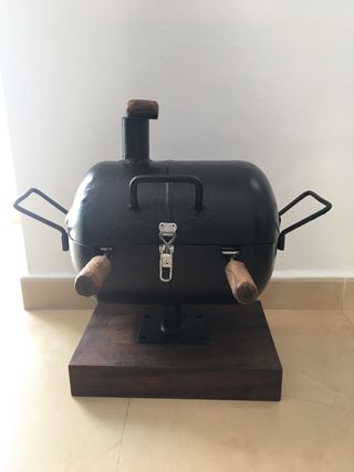 Barbecue fatto a mano, pezzo unico.