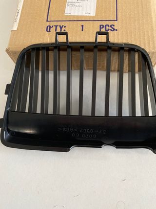 Parrilla delantera sin logo SEAT Ibiza 9/99 - 5-02