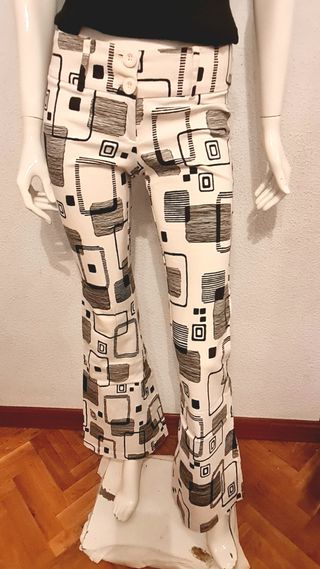 Pantalón campana - Stradivarius - Talla 38