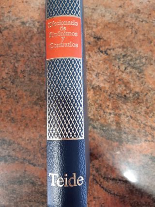 Diccionario de sinónimos y contrarios.