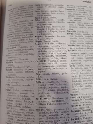 Diccionario de sinónimos y contrarios.