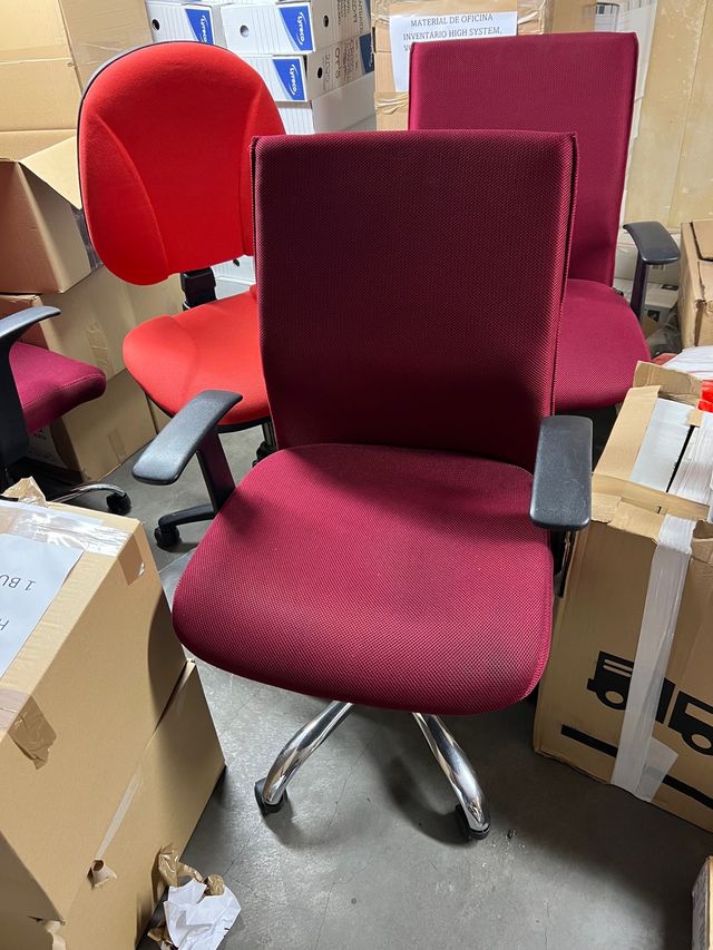 𝐒𝐢𝐥𝐥𝐚 𝐎𝐟𝐢𝐜𝐢𝐧𝐚 𝐦𝐮𝐲 𝐜𝐨́𝐦𝐨𝐝𝐚