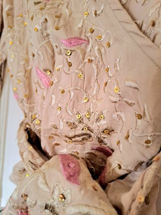 Blusa cruzada bordada