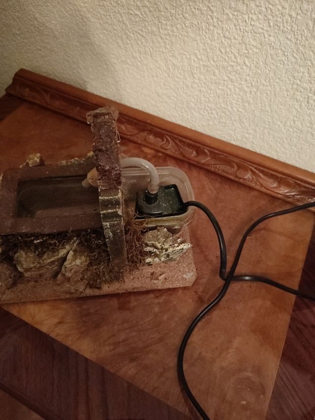 Fuente con motor de agua