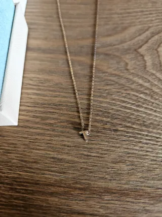 Colgante Letra T Duran Exquse