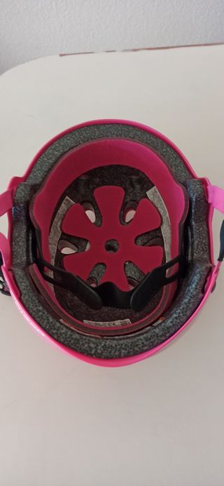 casco niña patines, bici.. Con nombre Sara