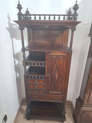 Mueble decoración antiguo de madera