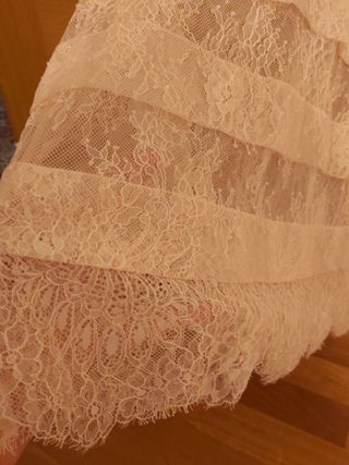 blusa de encaje en rosa pálido
