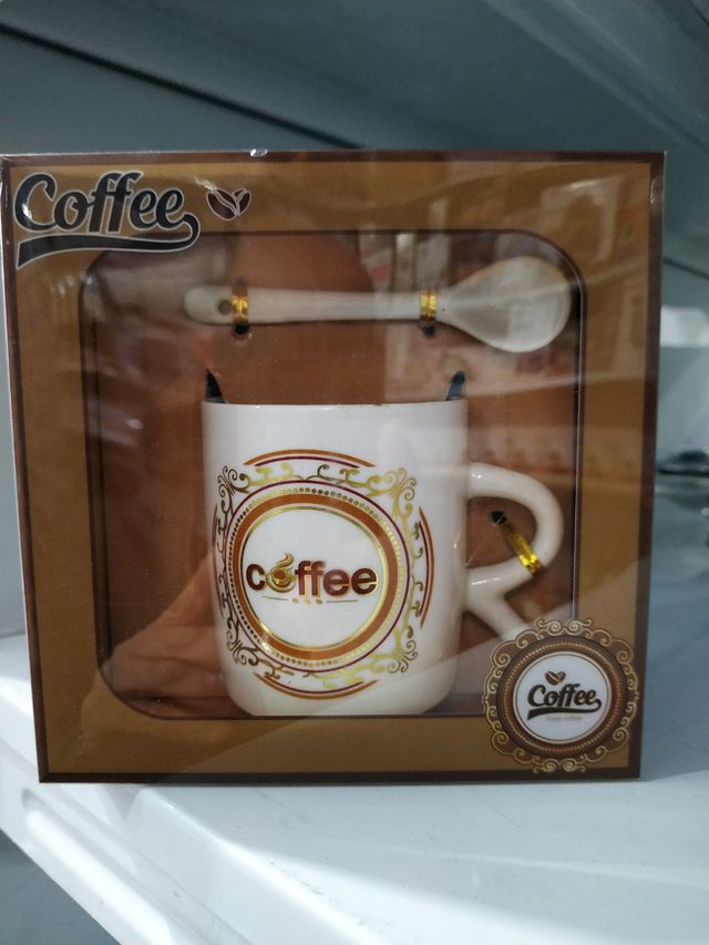 Tazza con Cucchiaino