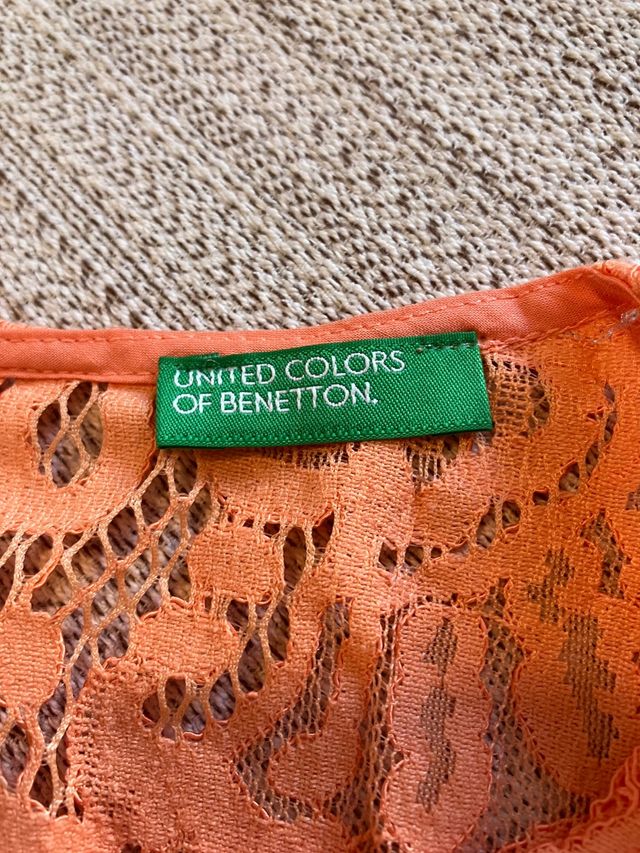 Blusa smanicata traforata Benetton taglia L