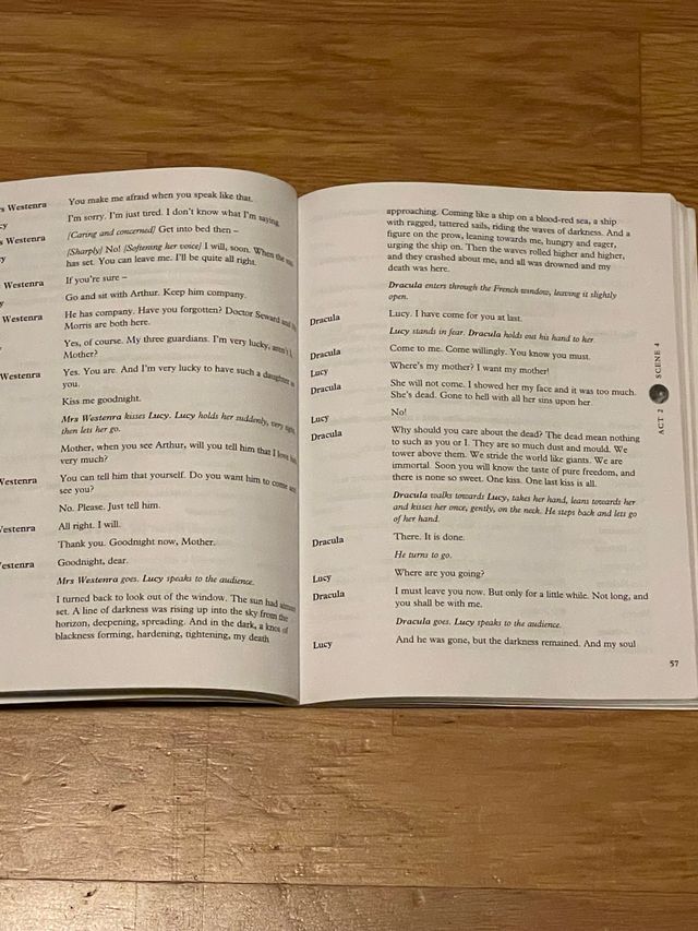 Dracula, Oxford recita sceneggiature