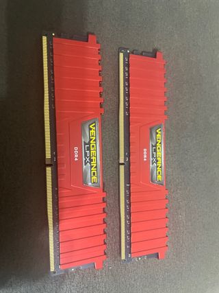 Memoria RAM Corsair Vengeance 16Gb(8gb x2) 2400mHz