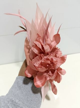 TOCADO DE FIESTA CASQUETE NUDE.