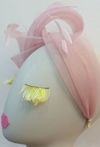 TOCADO PAMELA DE BODA. Diadema crin